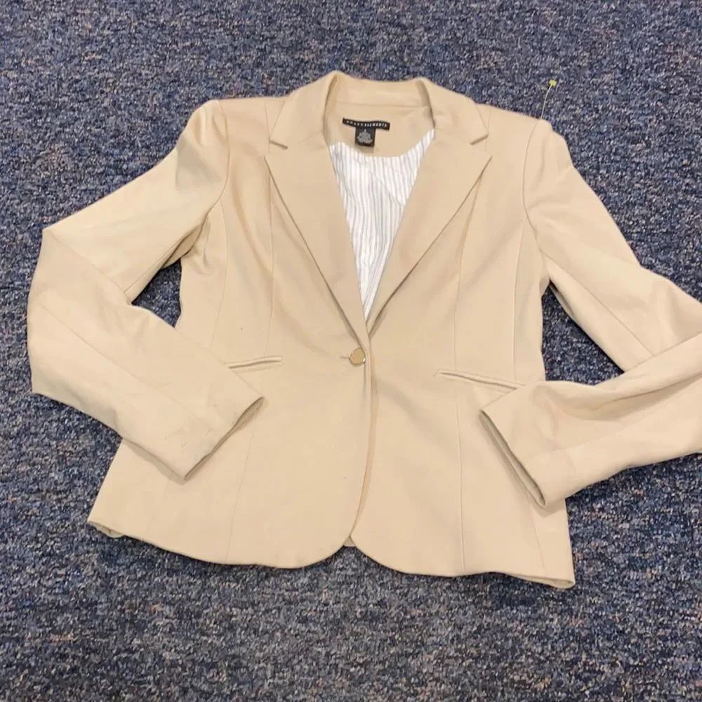 Grace Elements Beige Blazer sz. 6